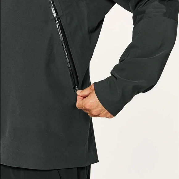 Lululemon Surge Anorak Hybrid in Onyx - Picture 6 of 7